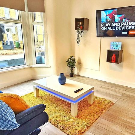 Stratford City - Luxe House With Garden Villa Londra Exterior foto